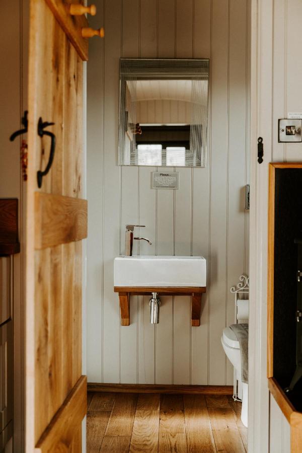 The Little John Petite Cosy Log Cabin - Sleeps 2, Great For Romantic Breaks, Couples, Single Guests, Near Sherwood Forest At Fairview Farm, Nottingham Set In 88 Acres Blidworth Bagian luar foto