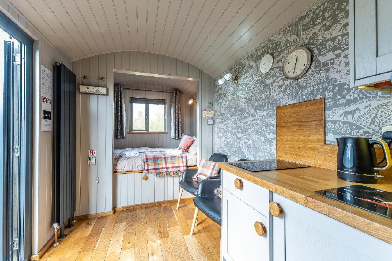 The Little John Petite Cosy Log Cabin - Sleeps 2, Great For Romantic Breaks, Couples, Single Guests, Near Sherwood Forest At Fairview Farm, Nottingham Set In 88 Acres Blidworth Bagian luar foto